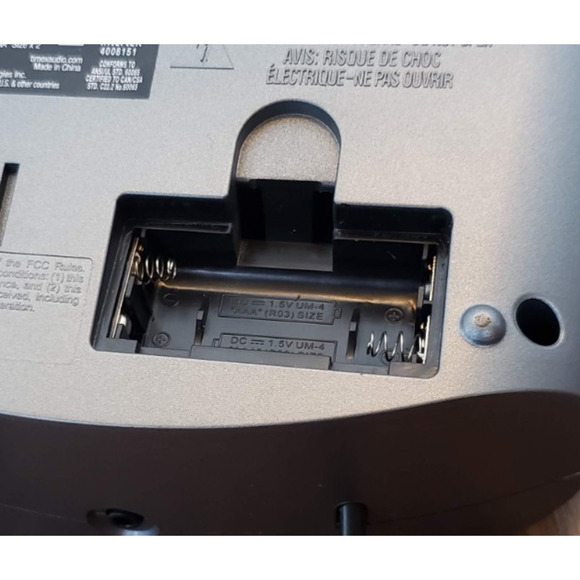 TIMEX AM/FM Dual Alarm Clock Radio T231Y Plays Music From Your Smart Phone - Picture 10 of 13